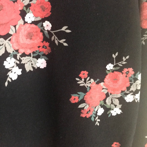 Black Red Flower Sweater H&M Small - Picture 3 of 4